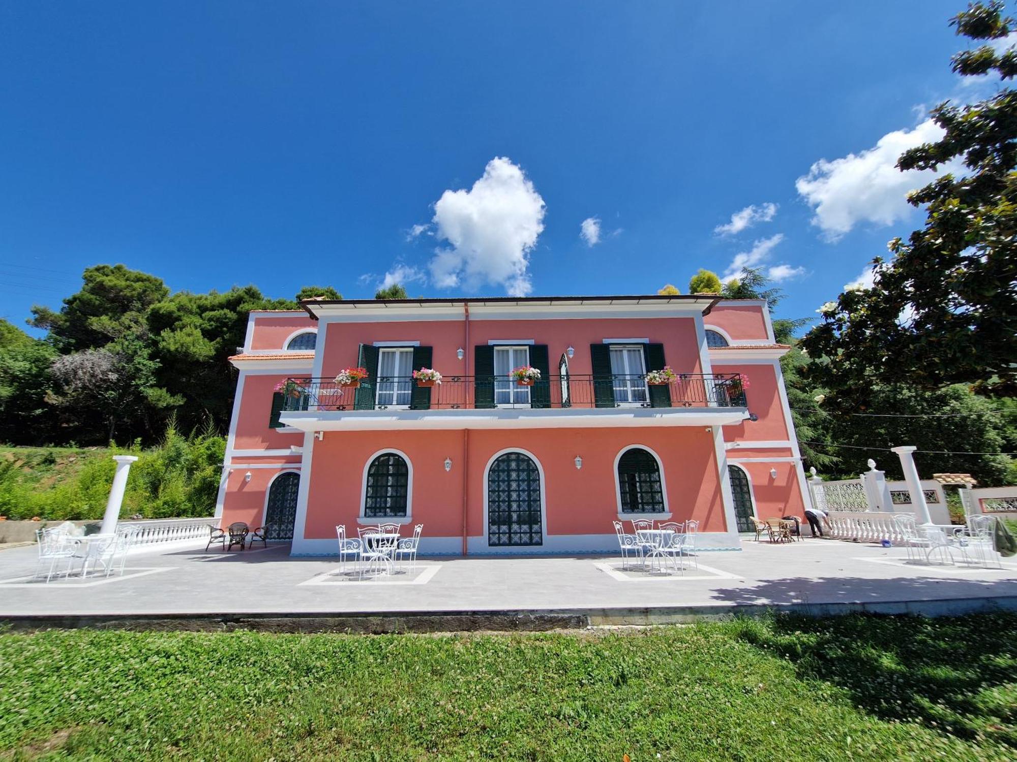 Villa Esmeralda ซาแลร์โน ภายนอก รูปภาพ